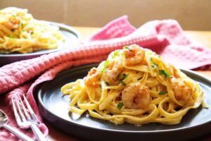 Shrimp Alfredo Pasta - Ζυμαρικά με Γαρίδες και Κρέμα (Αλφρέντο)