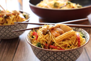Stir Fry Noodles with Chicken and Vegetables - Νούντλς με Κοτόπουλο και Λαχανικά